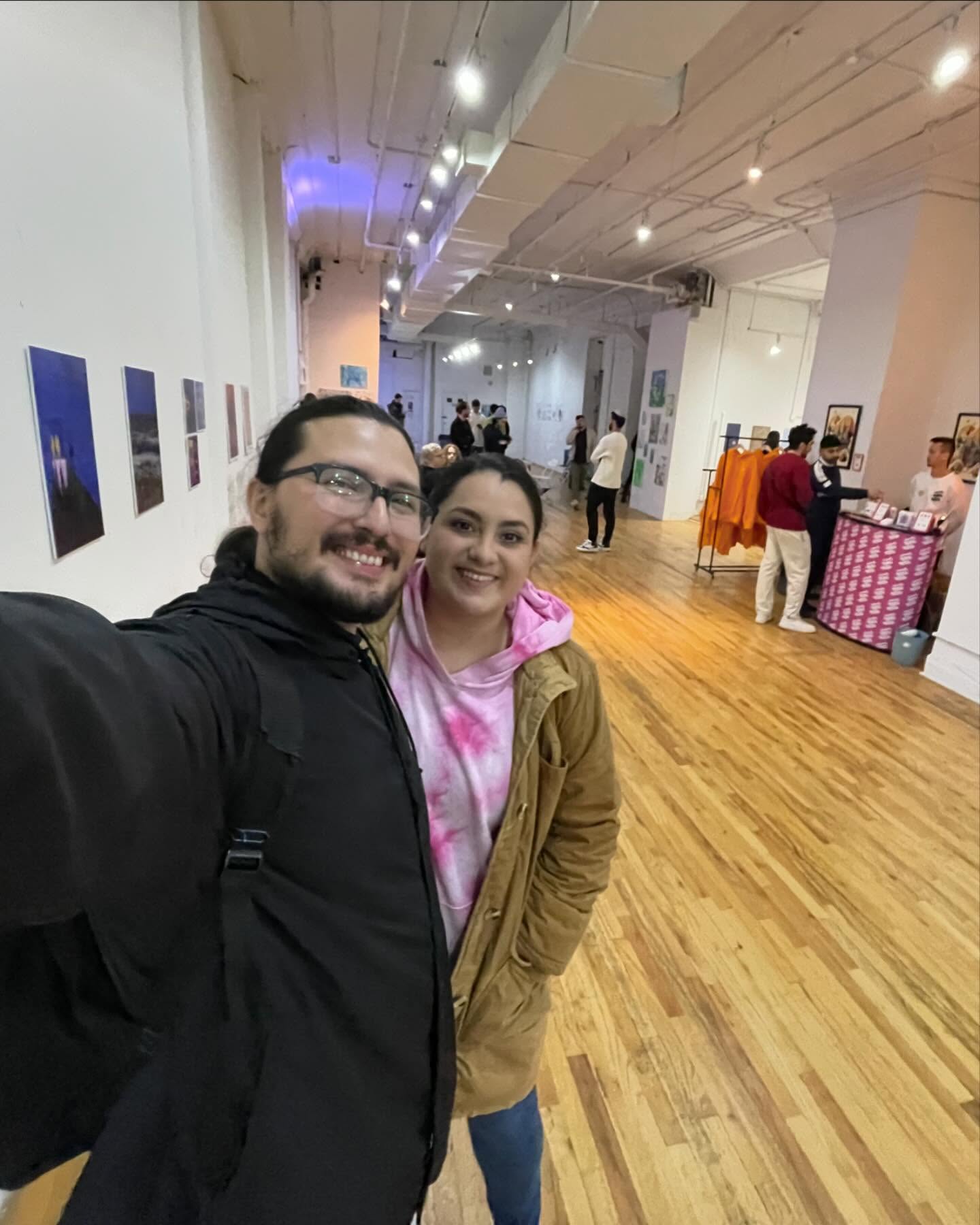 Slowfreeze and his wife at Art Den